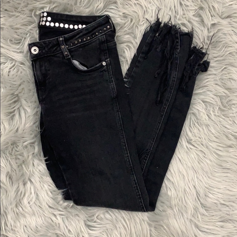 NWOT black distressed and studded skinny jeans